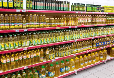 Farklı paketlenmiş ayçiçeği yağı hazır supermark Satılık