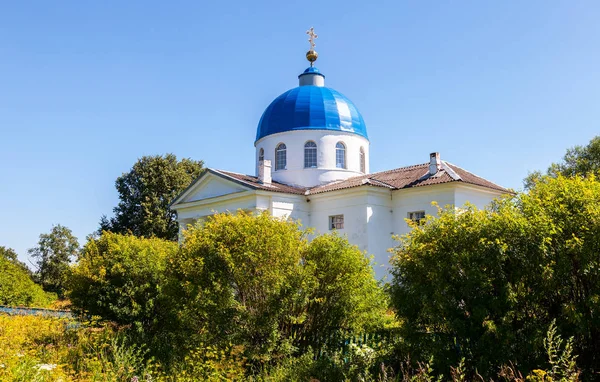 Prawosławny kościół św Katarzyny wielkiego męczennika w Rovnoe, lis — Zdjęcie stockowe