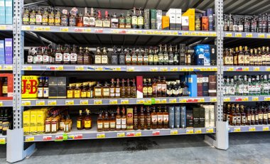 Vitrin alkollü içecekler zinciri hipermarket 