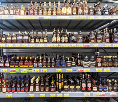 Vitrin alkollü içecekler zinciri hipermarket 