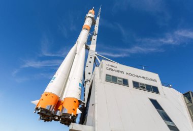 Anıt ve müze Samara Cosmos olarak gerçek Soyuz Uzay aracı