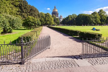 St. Isaac's Cathedral from Admiralty setin içinde St. P görüntüleyin