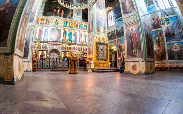 Interieur van de kathedraal van de veronderstelling van de Valday Iversky Monas — Stockfoto