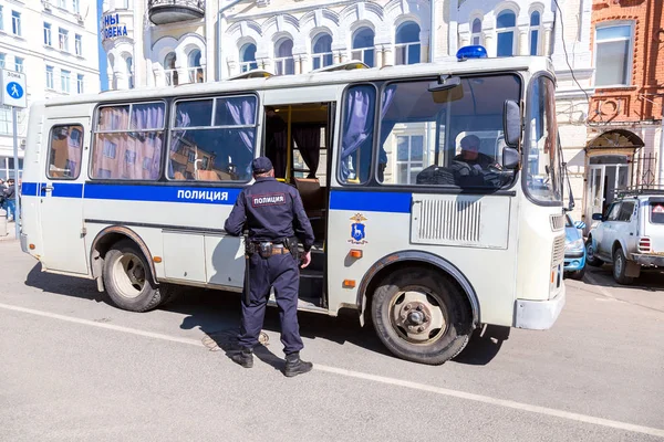 Police bus for arrested protesters during an opposition rally — Stock Photo, Image