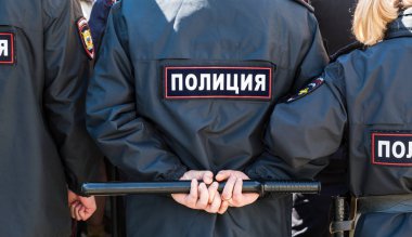 Polis Cop ile Rus polis