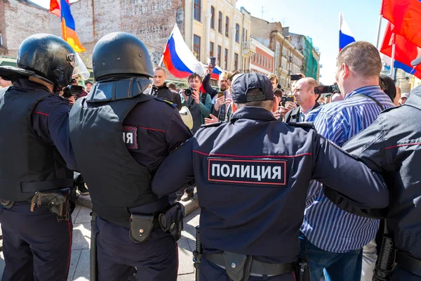 Muhalefet protesto mitingi öncesinde Başkan Vladimir Putin'in ına — Stok fotoğraf