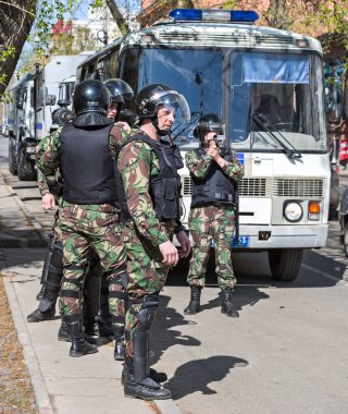 Özel Kuvvetler asker isyan polisinin bir opp sırasında dişli