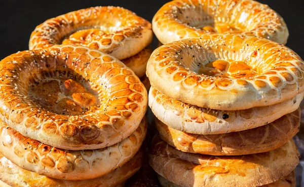 Traditionelles östliches Fladenbrot — Stockfoto