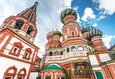 Mo 'daki Kızıl Meydan' daki Aziz Basil Katedrali 'nin (Pokrovsky) kubbeleri