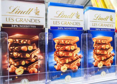 Lindt çikolata süpermarketraflarda satışa hazır