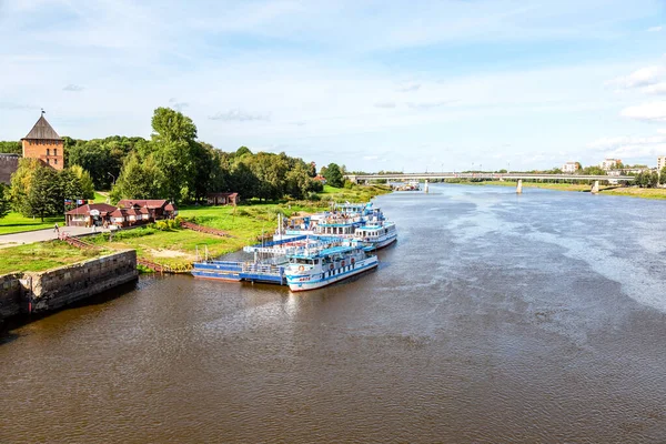 River cruise passenger catamarans a moored on Volkhov river — Stock Photo, Image