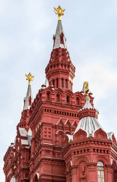 Torens van het Nationaal Historisch Museum van Rusland — Stockfoto