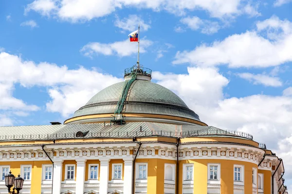 Сенатский дворец в Московском Кремле — стоковое фото