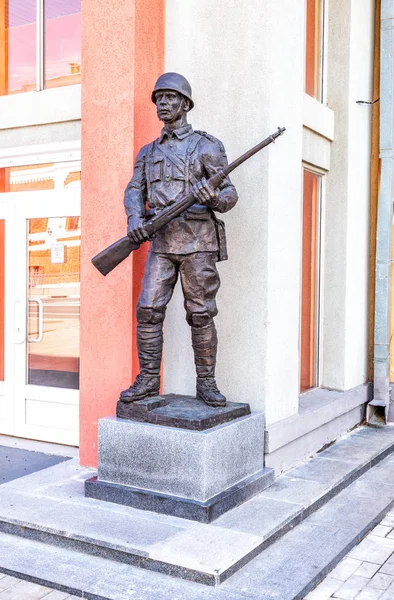 Sculpture of the soldier of the Red Army — Stock Photo, Image