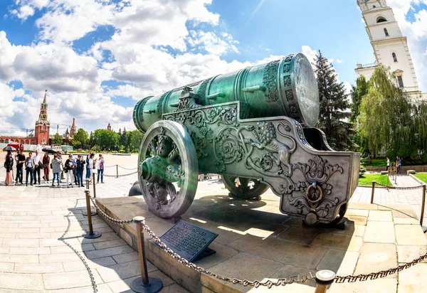对莫斯科凯雷姆的沙皇加农炮（沙皇普什卡）的鱼眼看法 — 图库照片