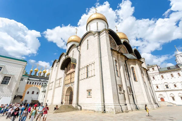 Assumption Cathedral on the Cathedral Square of the Moscow Kreml — Stock Photo, Image