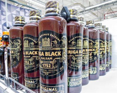 Riga Black Balsam geleneksel bir Letonya bitkisel likörüdür.