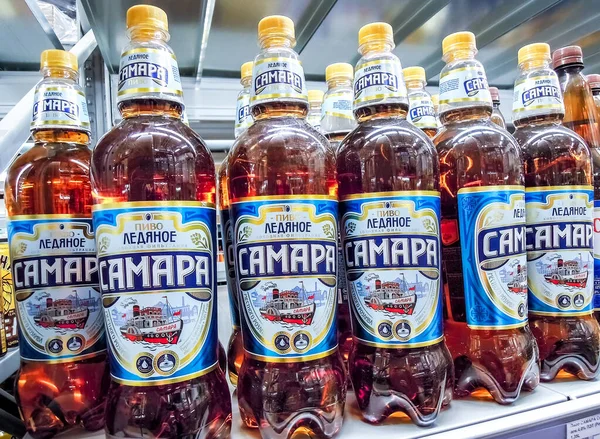 Самарское пиво готово к продаже на полке в супермаркете — стоковое фото