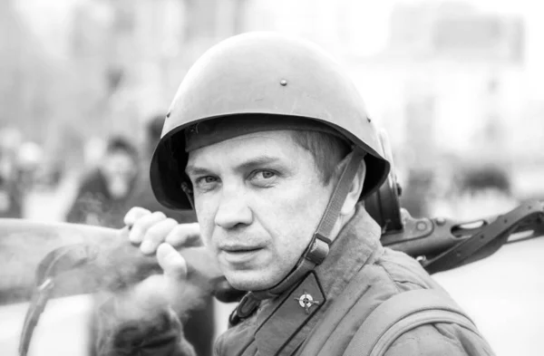Soldier in retro uniform of Red Army — Stock Photo, Image