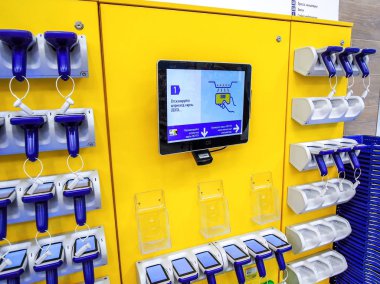 Barcode scanners at the Lenta superstore