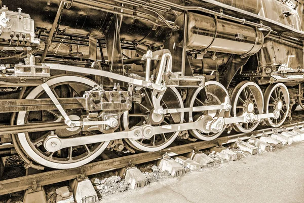 Vintage steam locomotive engine wheels and rods details — Stock Photo, Image