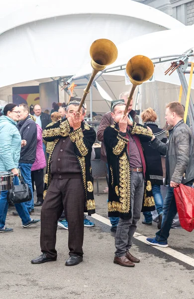 Samara Rússia Outubro 2019 Músicos Étnicos Usbeques Tocando Instrumentos Folclóricos — Fotografia de Stock