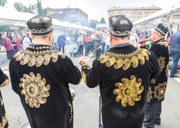 Samara Rússia Outubro 2019 Músicos Étnicos Usbeques Tocando Instrumentos Folclóricos — Fotografia de Stock