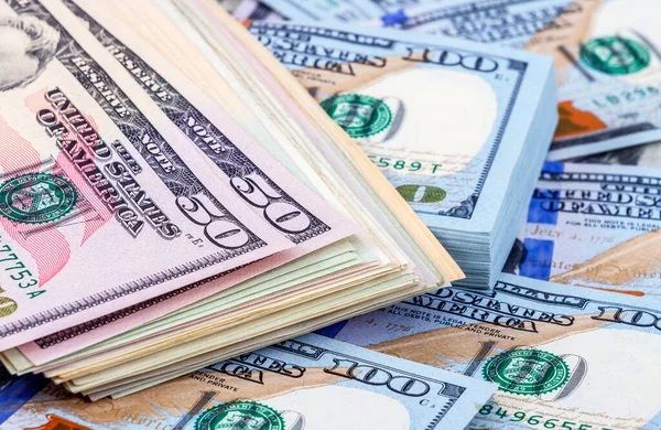 Haufen Amerikanischer Dollarnoten Über Dem Hintergrund Des Geldes Nahaufnahme — Stockfoto