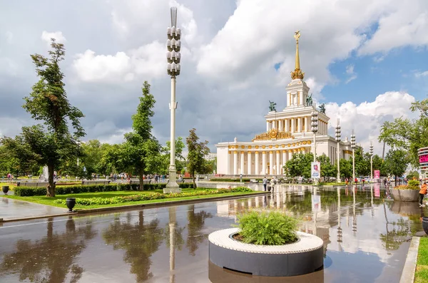 モスクワ ロシア 2019年7月8日 Vdnkh の主なパビリオン 中央館なし モスクワにおける国民経済の成果展示会における1 — ストック写真