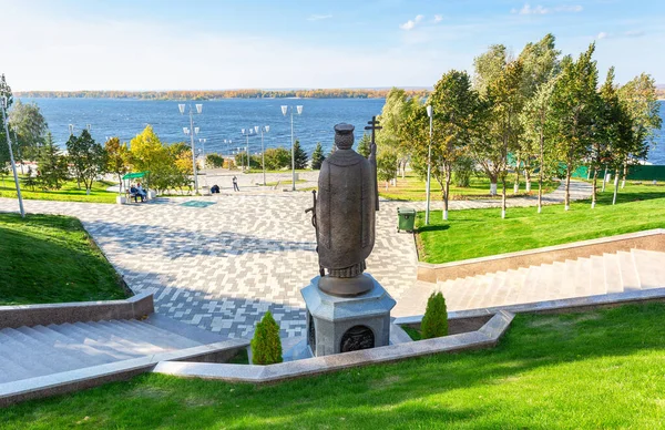 Samara Rusia Octubre 2018 Vista Del Río Volga Monumento Santo —  Fotos de Stock