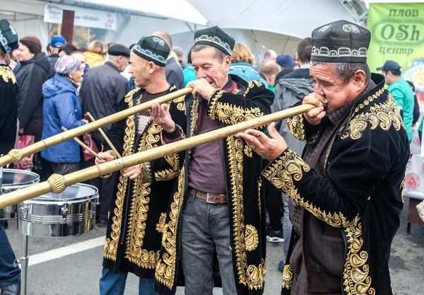 Samara Rusland Oktober 2019 Oezbeekse Etnische Muzikanten Spelen Traditionele Muziekinstrumenten — Stockfoto