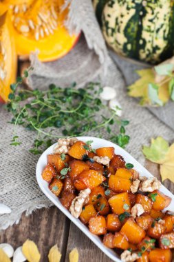 Karamelize kabak bal ile.