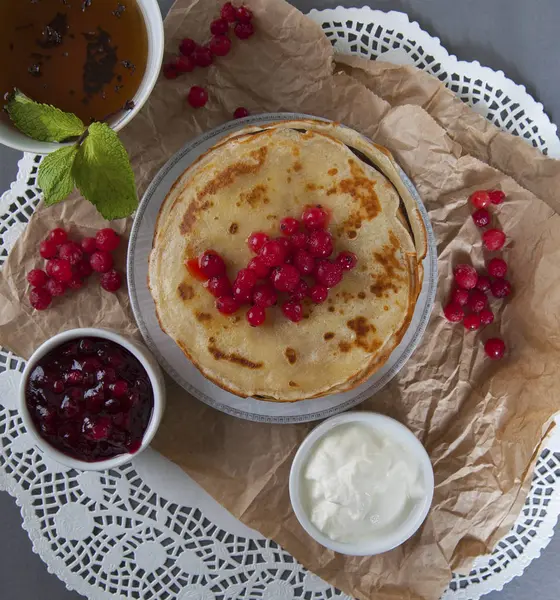 Pannkakor med pålägg närbild — Stockfoto