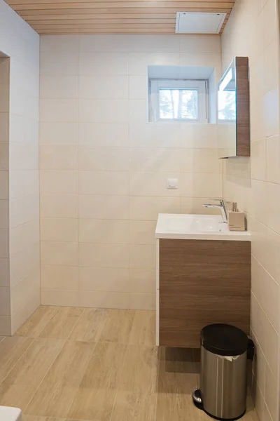 Modern bathroom in luxury apartment — Stock Photo, Image