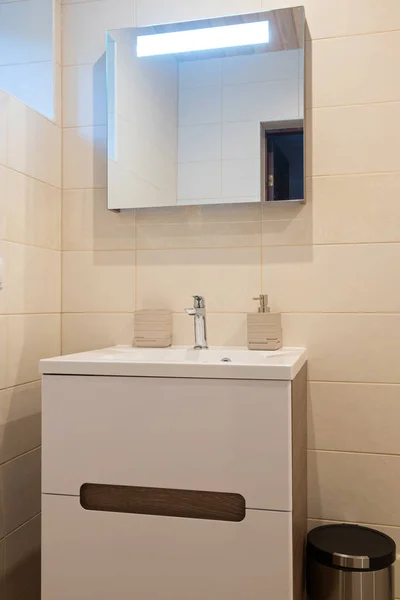 Modern bathroom in luxury apartment — Stock Photo, Image