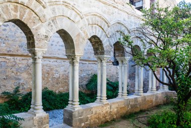 Arap-norman manastır 
