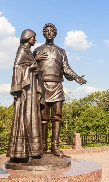 Monumento ad Alexander Blok e Lyubov Mendeleev. Villaggio Tarakanovo. Regione di Mosca — Foto Stock