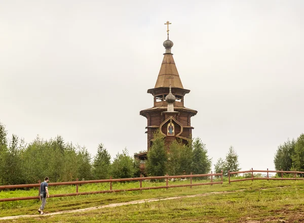 Iglesia de San Sergio de Radonezh en la cascada clave de Gremyachiy — Foto de Stock