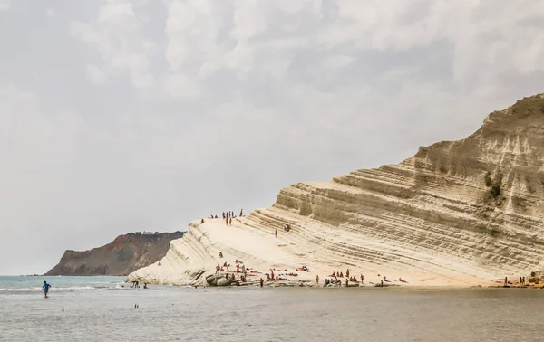 称为"Scala dei Turchi"在西西里岛附近 Agrige 的白色悬崖 — 图库照片