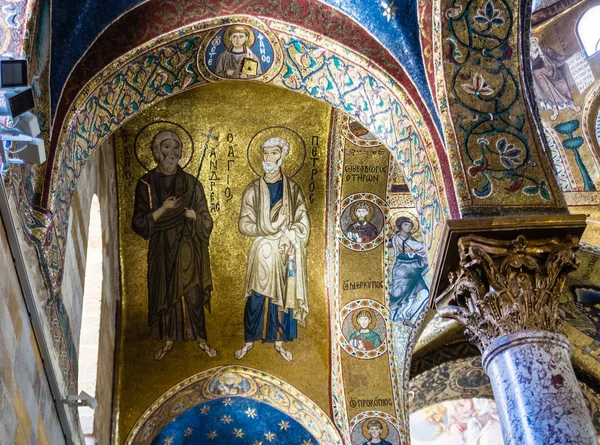 Apóstolos Pedro e André. Bizantino mosaico da igreja Santa Maria dell Ammiraglio (Martorana), Palermo, Sicília, Itália . — Fotografia de Stock