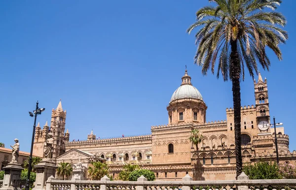 Palermo Duomo, Cattedrale di Palermo, Cattedrale metropolitana della Santa Vergine Maria Assunta. Palermo, Szicília, Olaszország — Stock Fotó