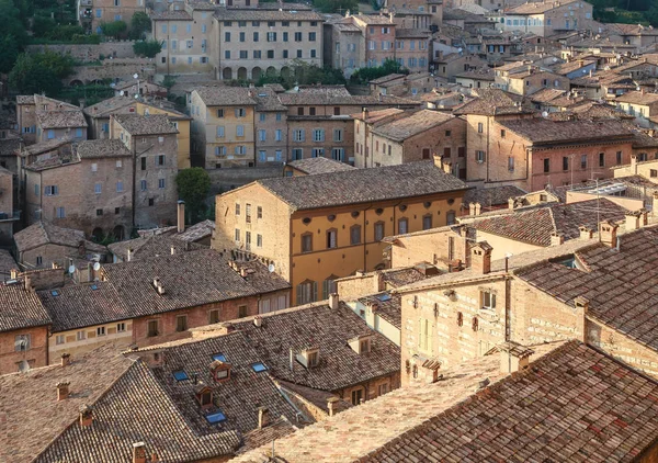 Telhados de casas. Urbino. Itália, Marche — Fotografia de Stock