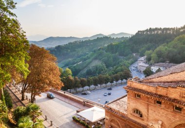 Ducal Sarayı manzarası. Urbino, İtalya