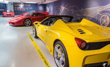 Müze Enzo Ferrari. Sergi Salonu, spor arabalar Ferrari
