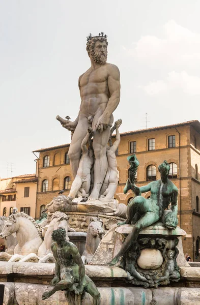 The famous fountain of Neptune on Piazza della Signoria in Florence, Italy — Stock Photo, Image