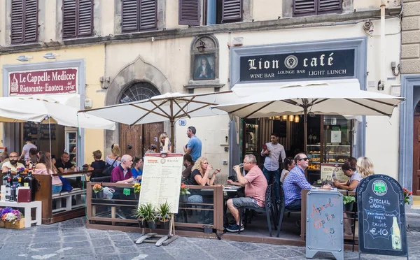Restaurante callejero, Florencia.Italia — Foto de Stock