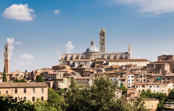 Vista da cidade medieval de Siena, Toscana, Itália — Fotografia de Stock