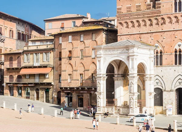 Facade of a marble chapel Cappella di Piazza in Siena, Italy — Stock Photo, Image