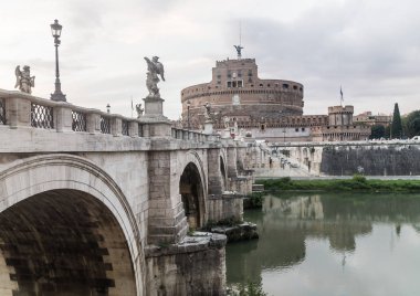 Kalesi ve Köprüsü Sant'Angelo, Rome, İtalya