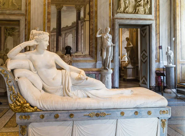 Magnificent sculpture of Pauline Bonaparte masterpiece — Stock Photo, Image